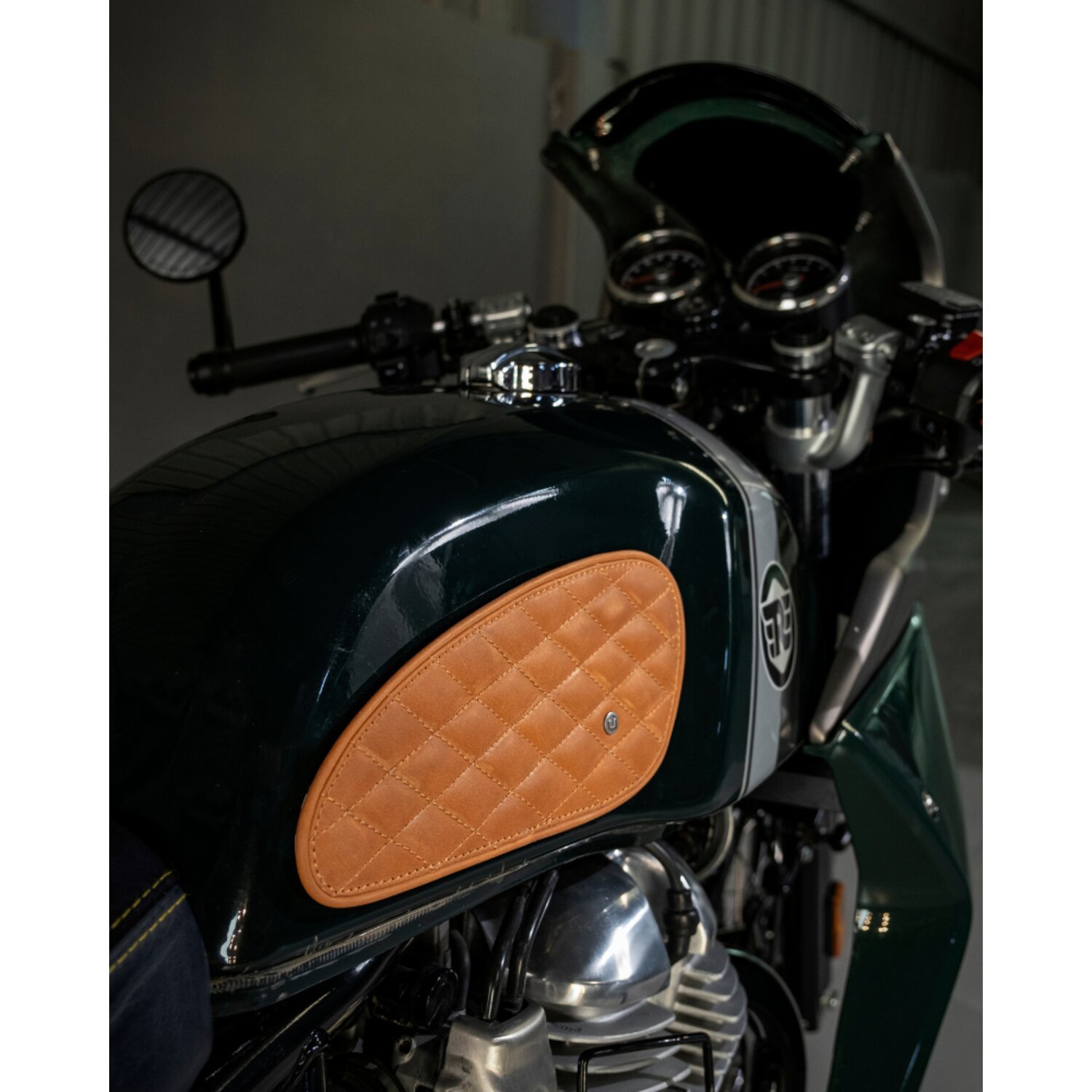 Trip Machine, Diamond leather gas tank pad set, tan