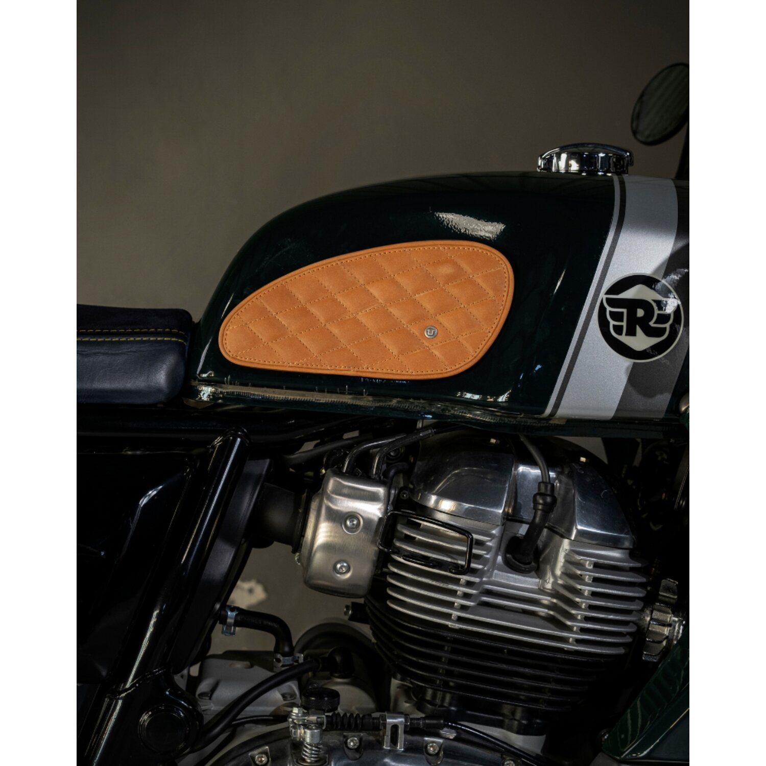 Trip Machine, Classic leather tank pad set, tan