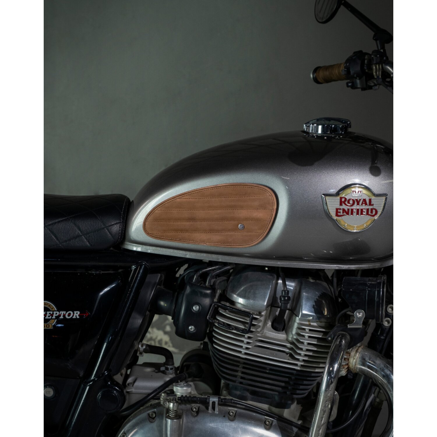 Trip Machine, Classic leather tank pad set, tobacco