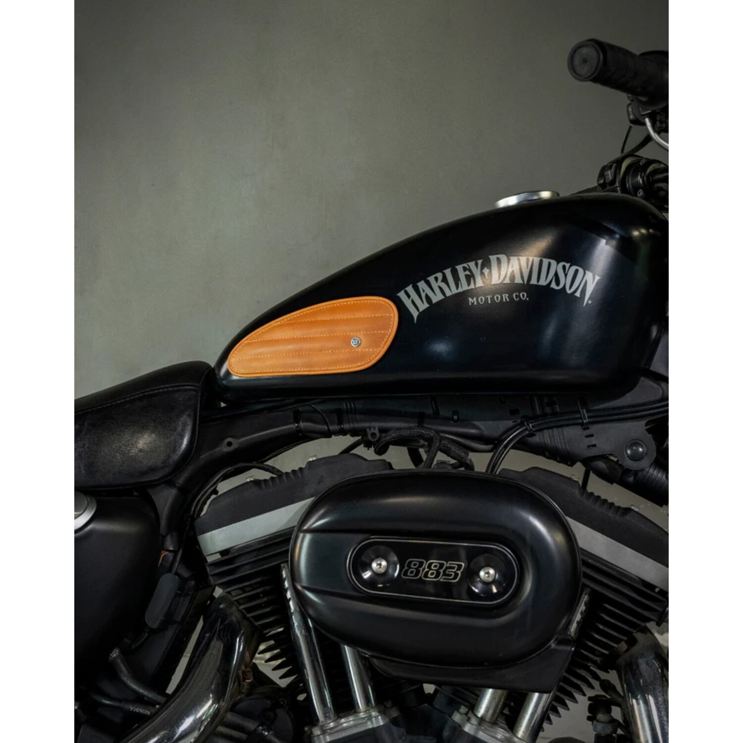 Trip Machine, Mini Classic leather tank pads, tan