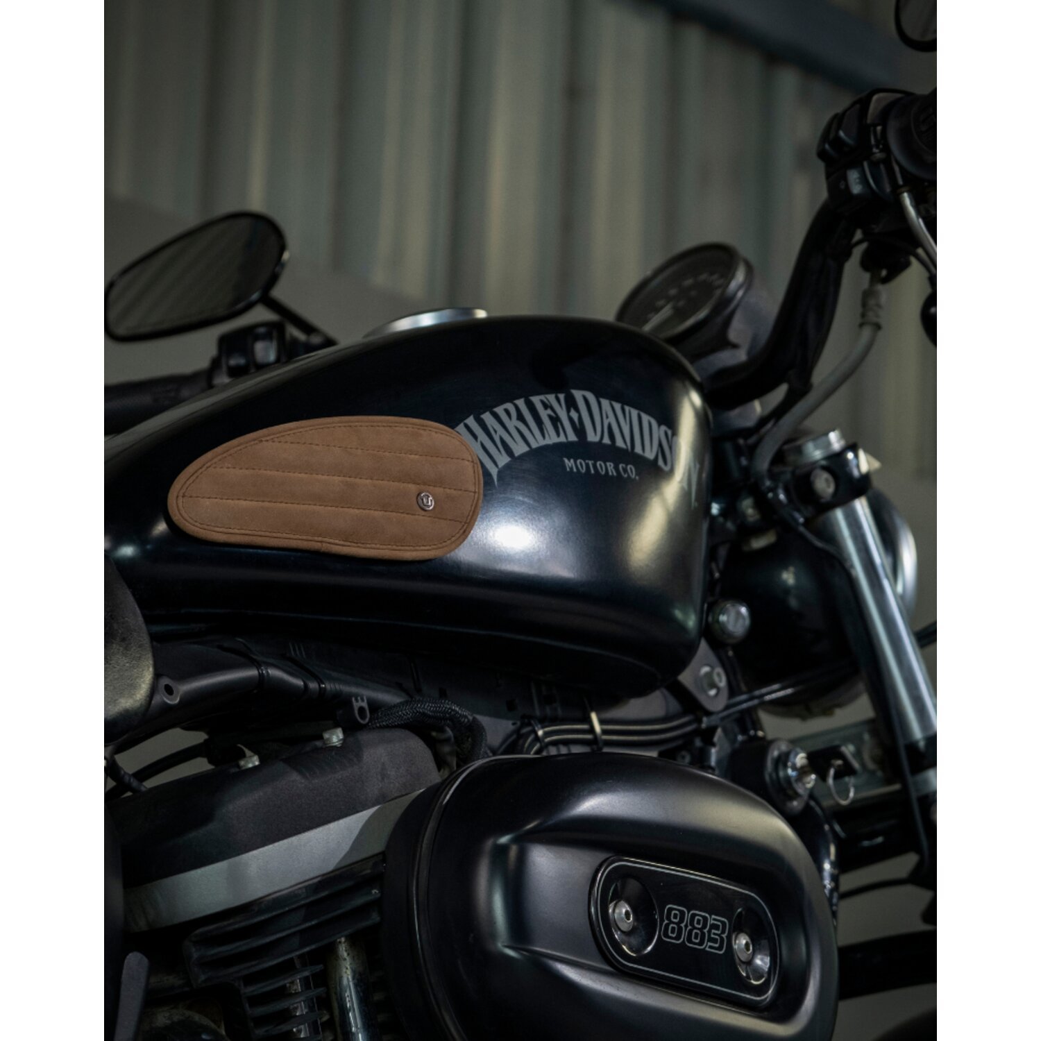 Trip Machine, Mini Classic leather tank pads, tobacco