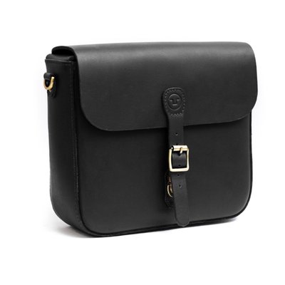 Basic and simple, that was life in a time gone by. This small 'Classic' saddlebag reflects that period. Nothing is overdone but it's very effective so you'll get exactly what you need. Handmade with the highest quality material and workmanship from 2.5mm almost indestructible heavy duty leather... yes, built to last. A roomy pocket crafted from premium suede allows you to keep things organized. Large enough for a 11" iPad but small enough to comfortably carry it on your shoulder with the included carrying strap. Opens with a push-lock system that can be operated while wearing gloves. Designed to be on/off in seconds with the included mounting hardware. 
Approx. dimensions:  25.5cm long x 22cm high x 7.5cm deep. 
Capacity: 4.2 liter. 