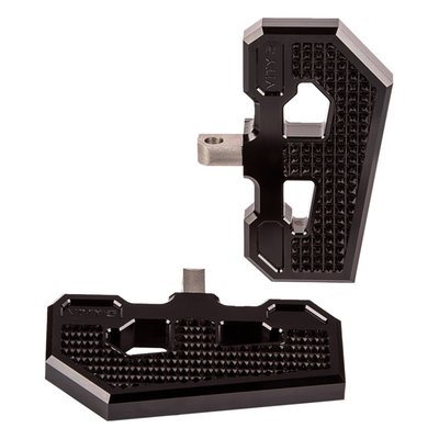 Gloss black anodized finish.
This is the floorboard design for performance minded bagger pilot that will not shy away from an additional visual stimulance after all the engine upgrades. With 18 Diamond style inserts for a non-slip surface and ready to slam dunk the opponent. CNC Machined from billet aluminum with perfection in mind. Dimensions: 15cm long x 8cm wide.
Note: See See 995802 for matching rider floorboards.