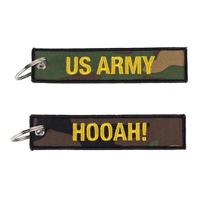 Very finely woven key ring made of 100% fabric. The fine weave makes this emblem very detailed. The key ring has a camouflage colour. On one side is the logo of the US Army. On the other side is the saying Hooah! This spell was regularly shouted by the soldiers before battle began!