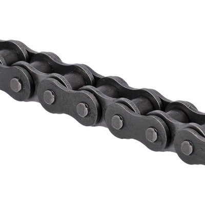 Tensile strength 3560daN (35.6kN). Basic and economical non O-ring 530 chain for use with up to 125 HP bikes. Perfect for smaller and/or lower powered bikes, cruisers and classics. Comes complete with a clip style master link.
Note: This chain comes with a clip-style master link. A pin link (solid pin, rivet style) master link (997998) must be ordered separately if desired.
Note: A clip-style connecting link has just 85% of the strength of a riveted-style pin link. Afam advises to use riveted style master links in all applications.