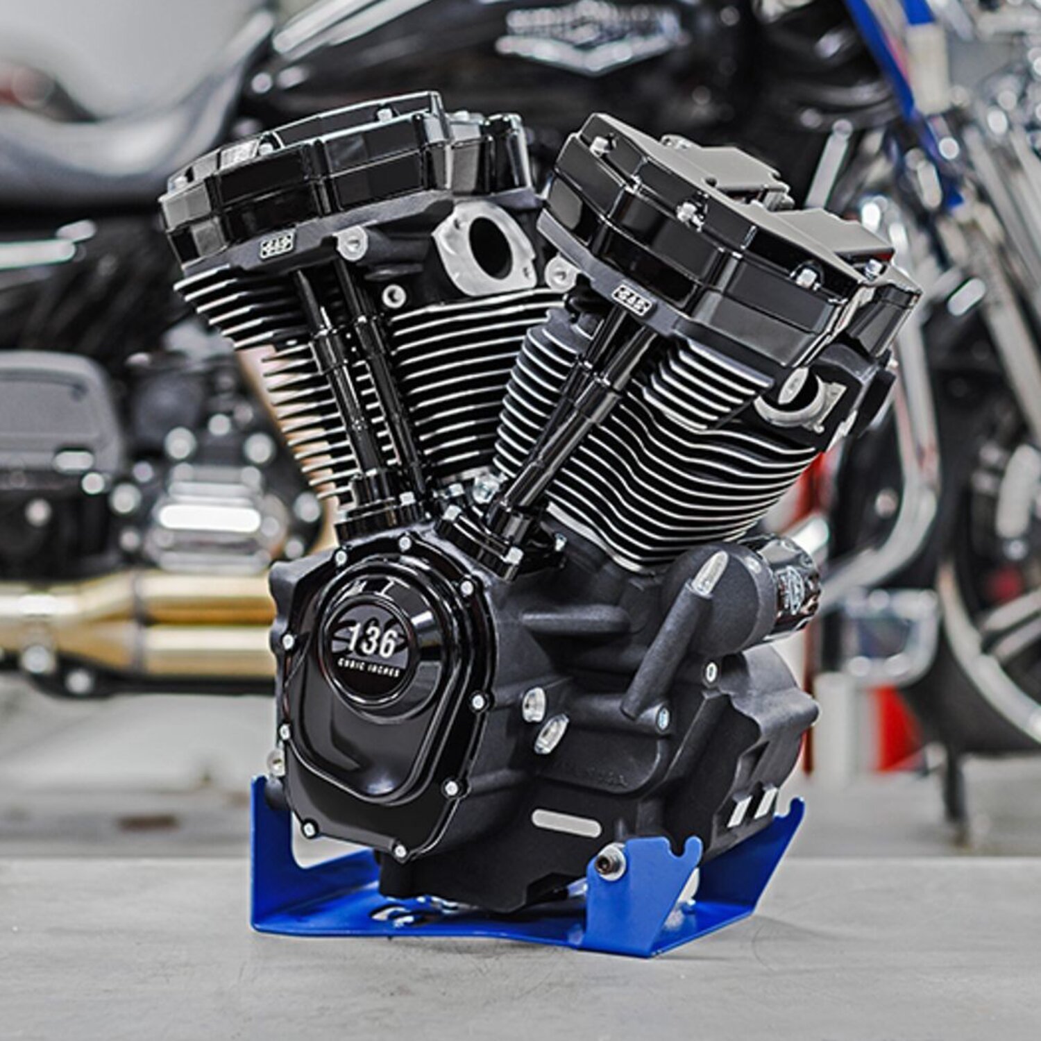 S&S, MK136B / 2.2 liter FLT/Touring engine. 550G cam, Black