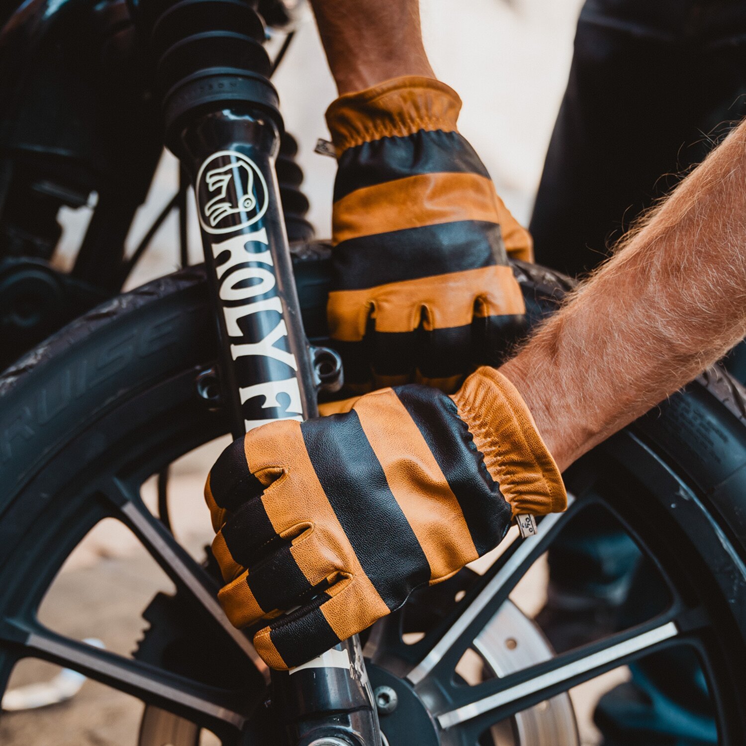 Holy Freedom Pitt Raw gloves