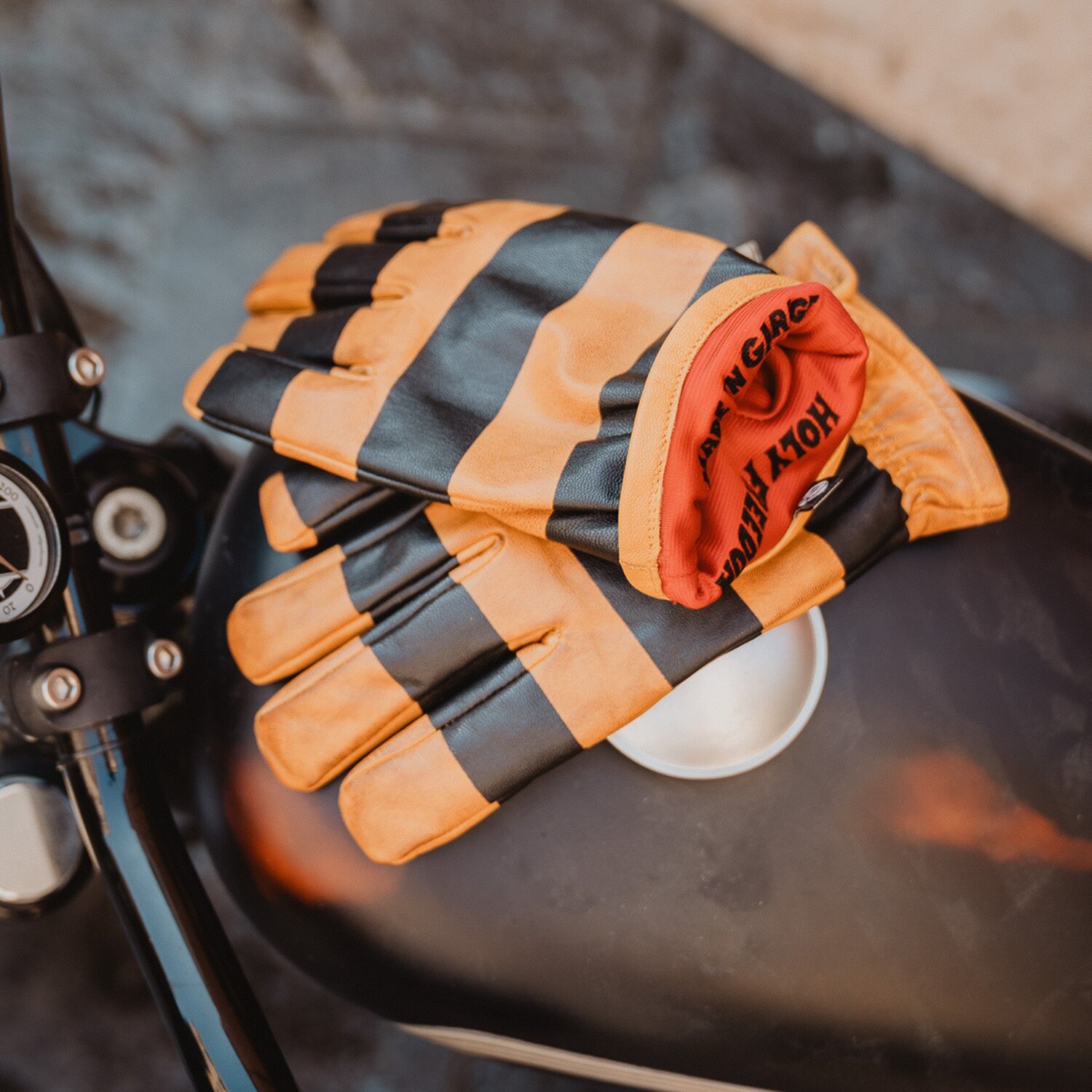Holy Freedom Pitt Raw gloves