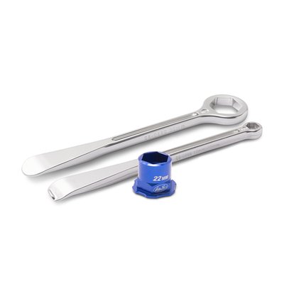- Perfectly contoured tire spoon on one end
- Hex box wrench for 30 mm axle nuts on other end
- Lightweight forged 7075 T-6 aluminum
- Hard anodized finish
- Under 10 inches in length and weigh only 3.5 oz.
- Hex end is rated for a maximum torque of 90 lb/ft