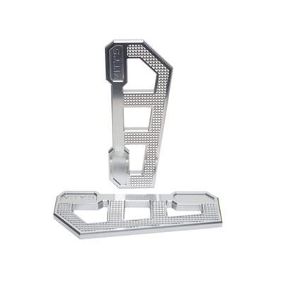 This is the floorboard design for performance minded bagger pilot that will not shy away from an additional visual stimulance after all the engine upgrades. With 18 Diamond style inserts for a non-slip surface and ready to slam dunk the opponent. CNC Machined from billet aluminum with perfection in mind. Dimensions: 13.6" (34.5cm) long x 5.51" (14cm) wide.
Note: See 998147 for matching passenger floorboards.