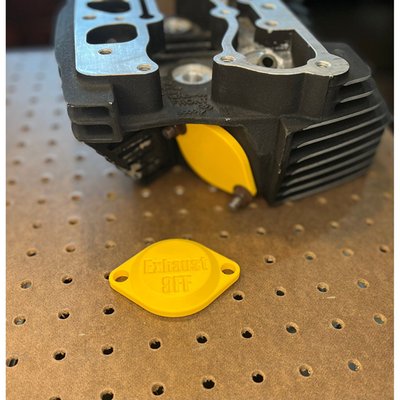 Used to professionally cover the exhaust ports to keep dust and debris out of the engine. Stuffing paper or rags down the exhaust ports? Those days are over! 
Note: For the exhaust port cover set see 998404 for 84-99 Evo B.T; 86-22 XL; 99-17 Twin Cam or 998403 for 17-up M8