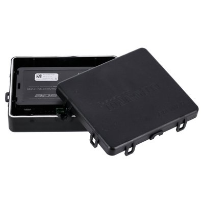 Pair with the Soundstream V2 (999397) or HDHU.14Si head unit (999358) to retain handlebar controls and integrate gauges to your radio.