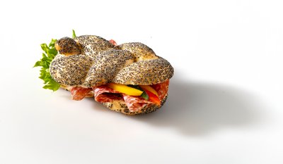 Bild von Jour Mohnweckerl mit Salami