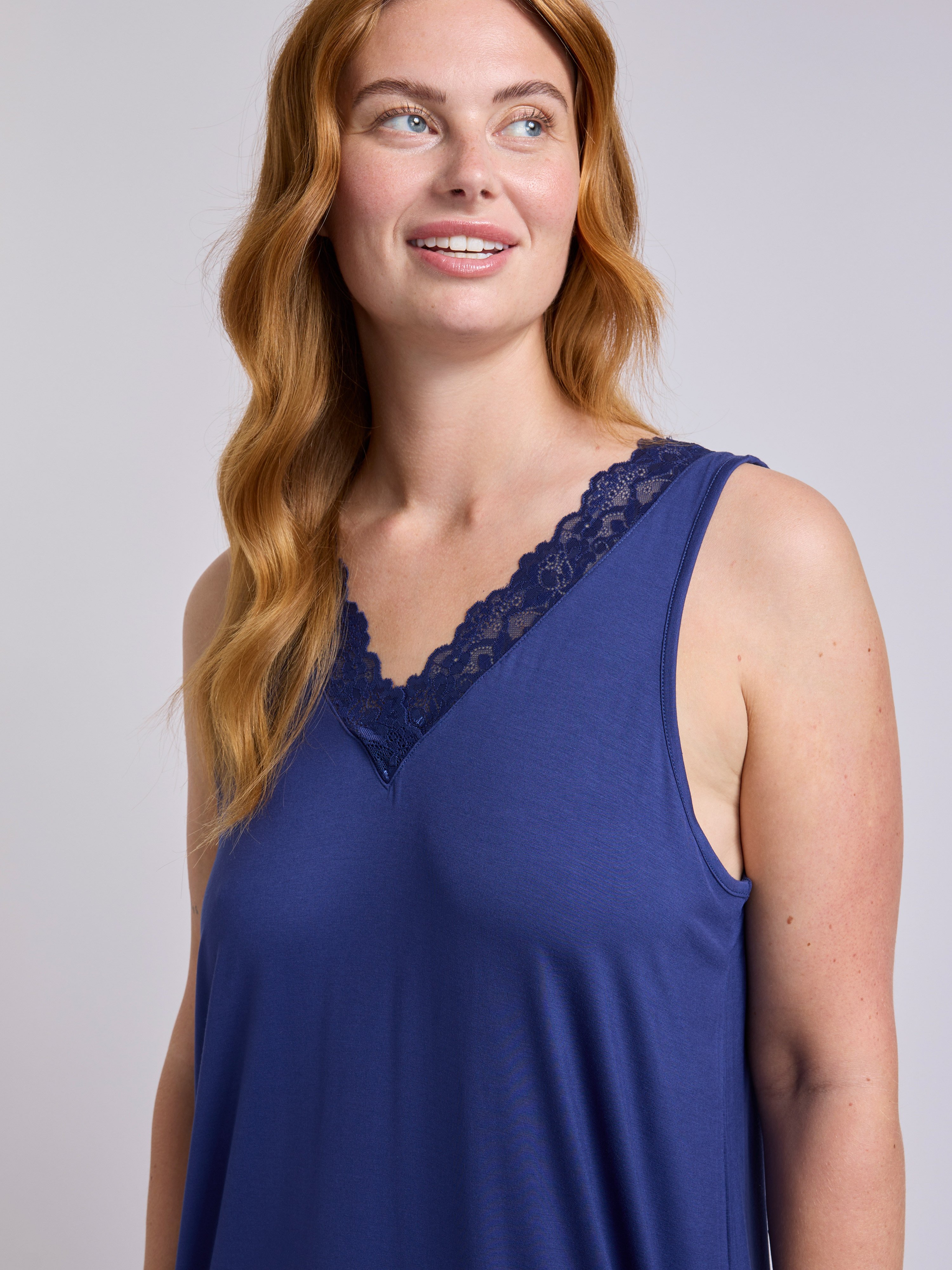 Lily V Neck Nightgown