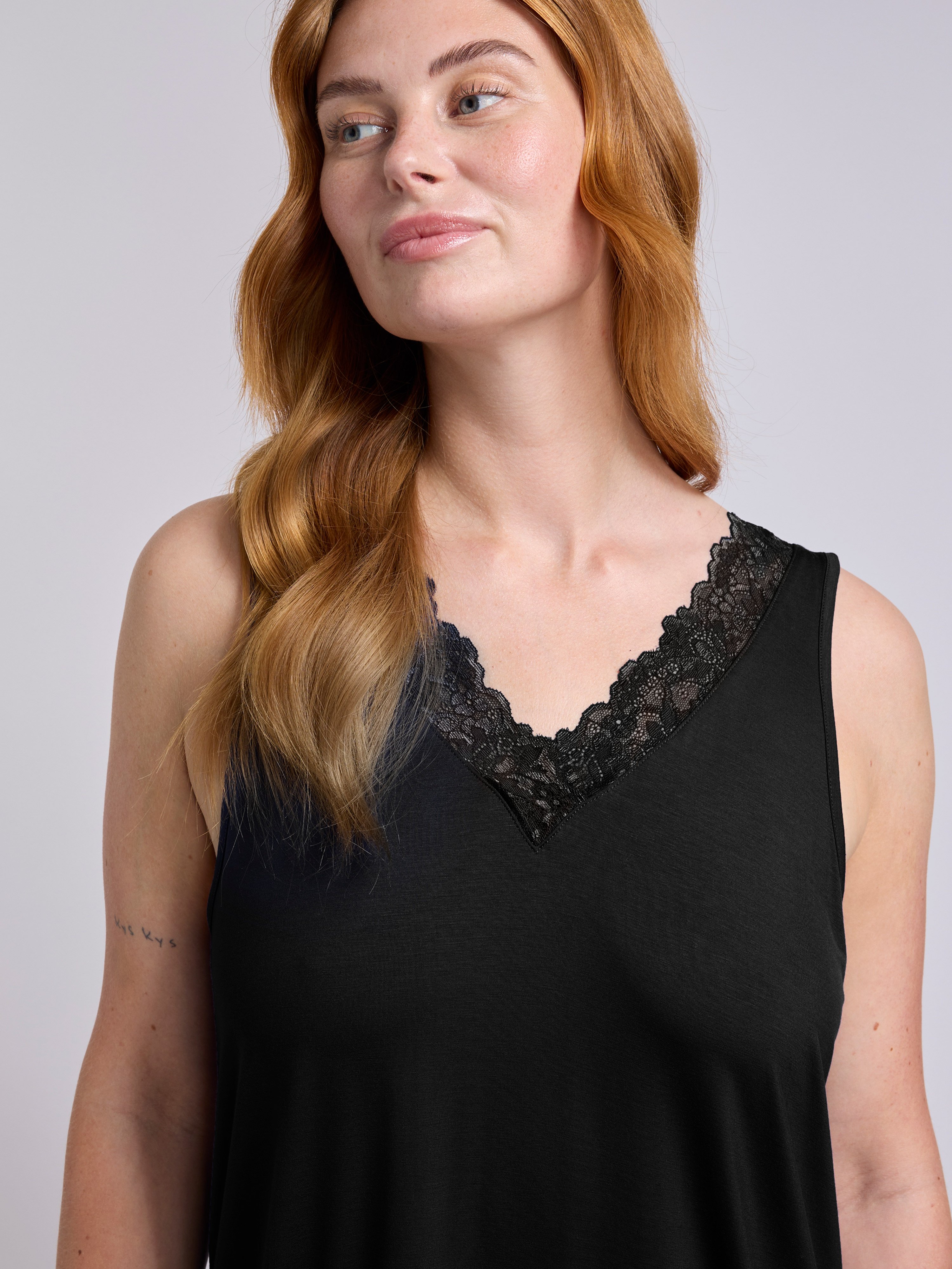 Lily Col V Chemise de nuit
