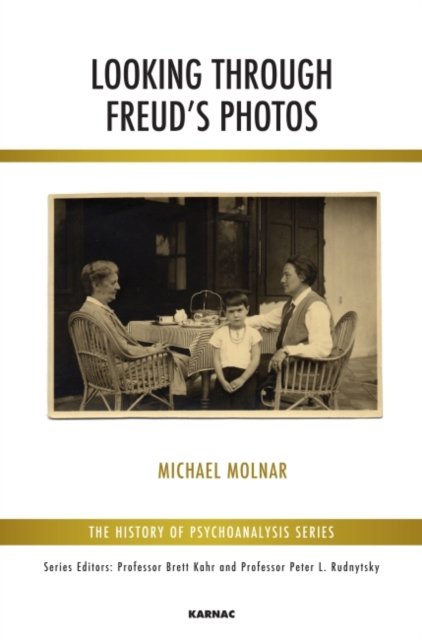 Looking Through Freud''s Photos