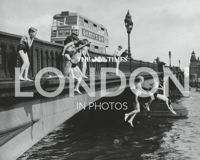 TIMES LONDON IN PHOTOS HB