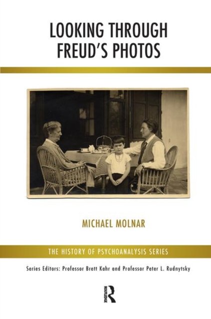 Looking Through Freud''s Photos