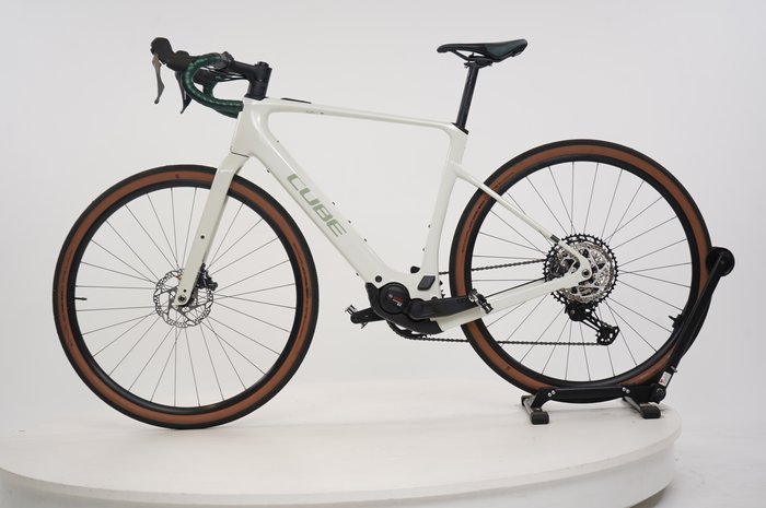 CUBE Nuroad Hybrid C:62 Race