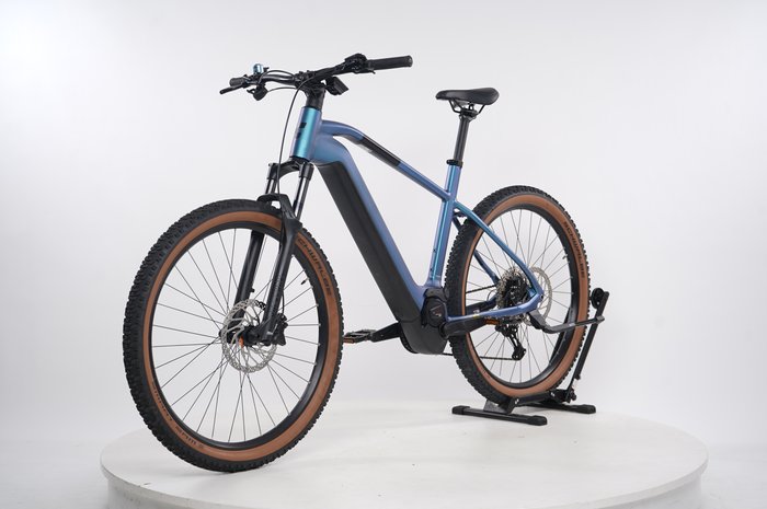 CUBE Reaction Hybrid Race 750