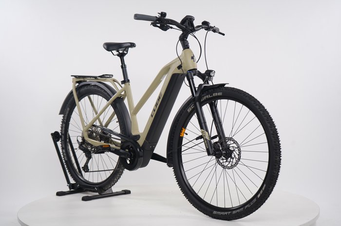 CUBE Kathmandu Hybrid Pro 625