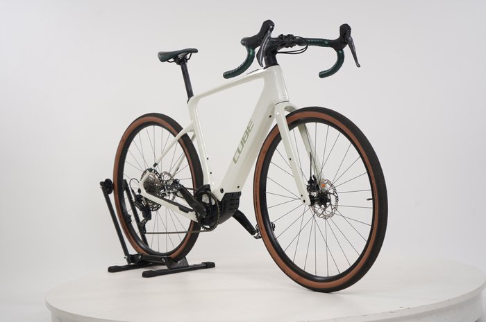 CUBE Nuroad Hybrid C:62 Race