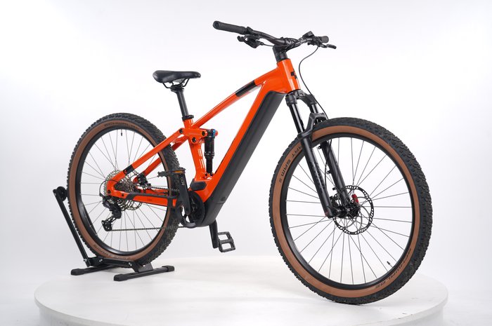 CUBE Stereo Hybrid 120 Race 750