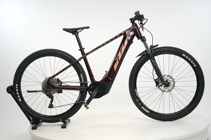 KTM Macina Team 693