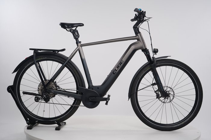 CUBE Kathmandu Hybrid SLT 750
