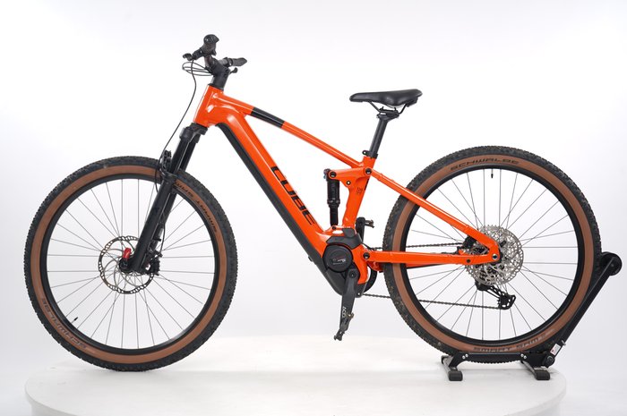 CUBE Stereo Hybrid 120 Race 750
