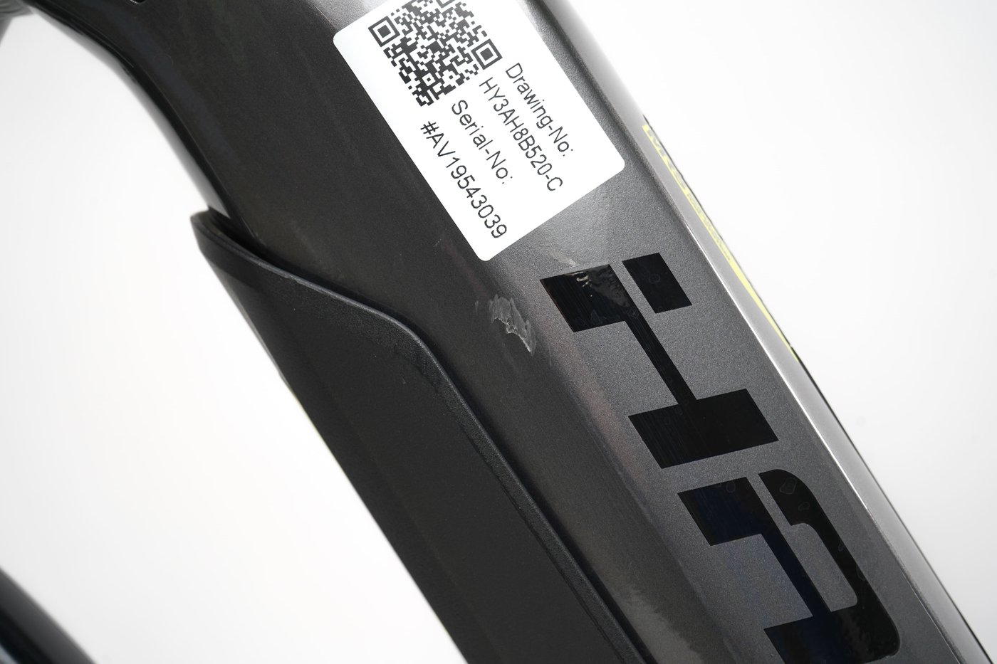 https://images.cdn.europe-west1.gcp.commercetools.com/b8f70299-e4ee-4e48-8388-0bd81b1aed37/44610ff1-ef1b-4af8-9-G-eBTipA-zoom.jpg