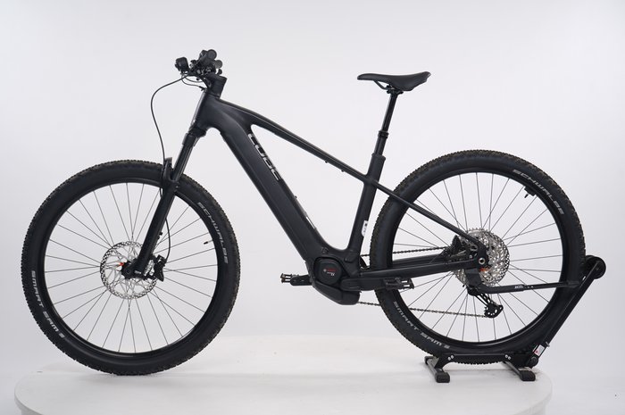 CUBE Reaction Hybrid Race 800