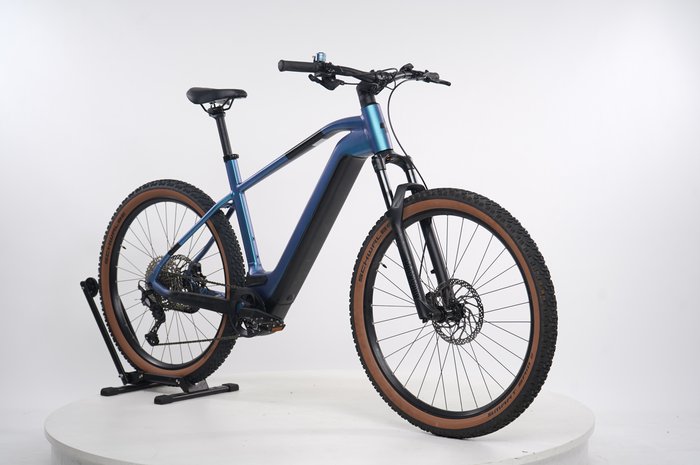 CUBE Reaction Hybrid Race 750