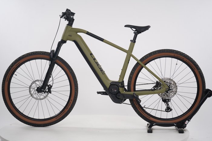 CUBE Reaction Hybrid Race 750