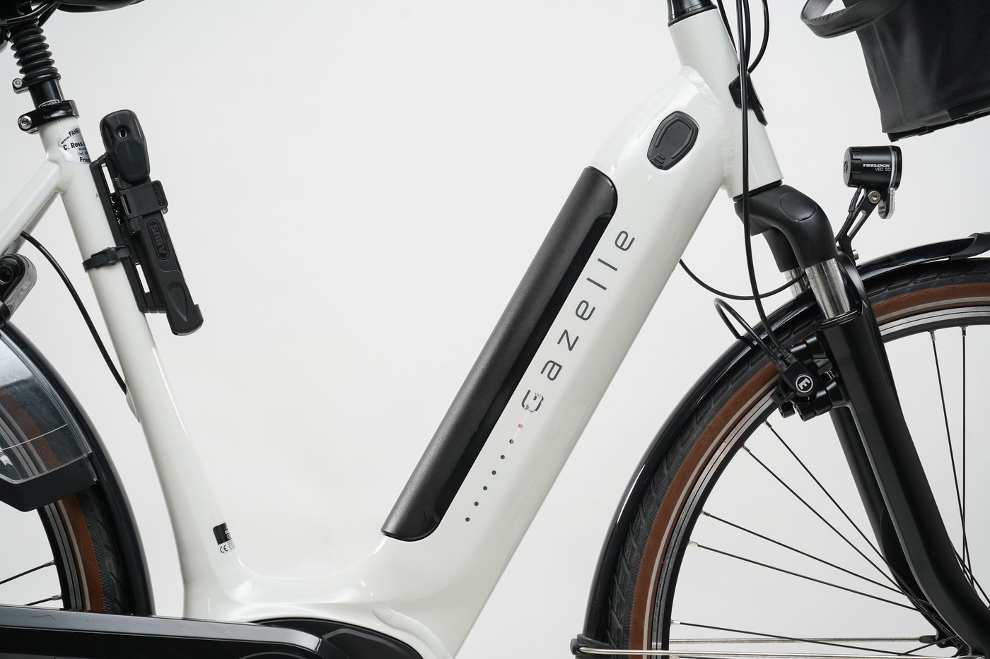 https://images.cdn.europe-west1.gcp.commercetools.com/b8f70299-e4ee-4e48-8388-0bd81b1aed37/bf20cb91-f654-49bf-a-fJZAj7Ia-zoom.jpg