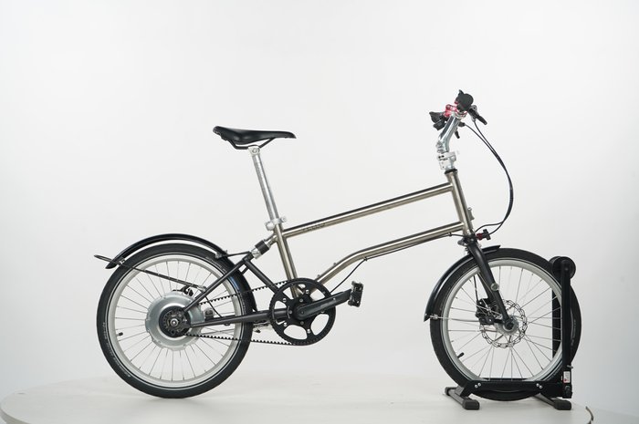 Vello Titan Mountain Drive