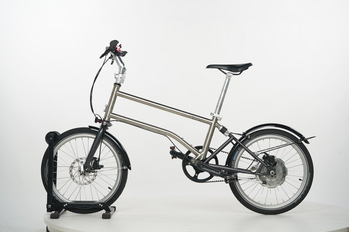 Vello Titan Mountain Drive