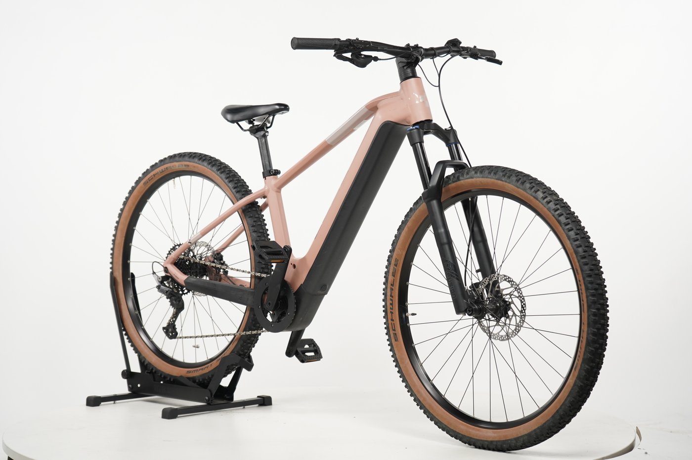 https://images.cdn.europe-west1.gcp.commercetools.com/b8f70299-e4ee-4e48-8388-0bd81b1aed37/img--uYAY_2o-zoom.jpg