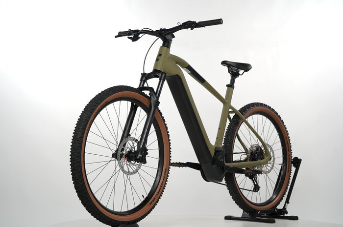 CUBE Reaction Hybrid Race 750