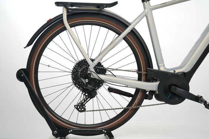 Cube Touring Hybrid Pro 625