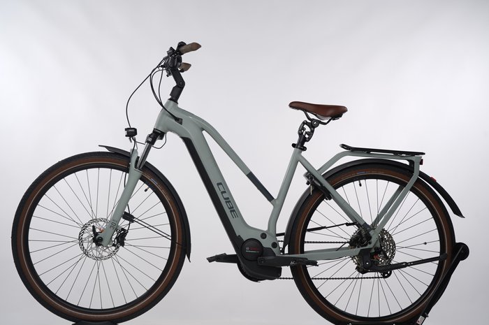 Cube Touring Hybrid Pro 625