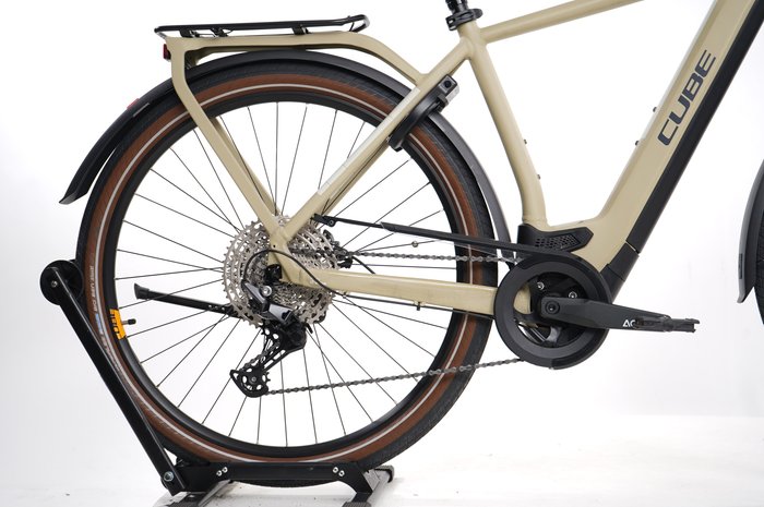 Cube Kathmandu Hybrid Pro 625