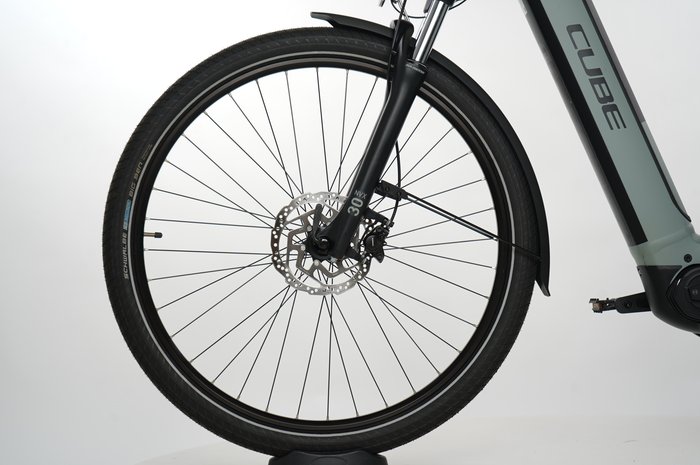 CUBE Kathmandu Hybrid 45 750