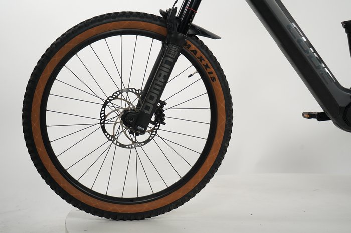 CUBE Stereo Hybrid 160 HPC Race 750 27.5