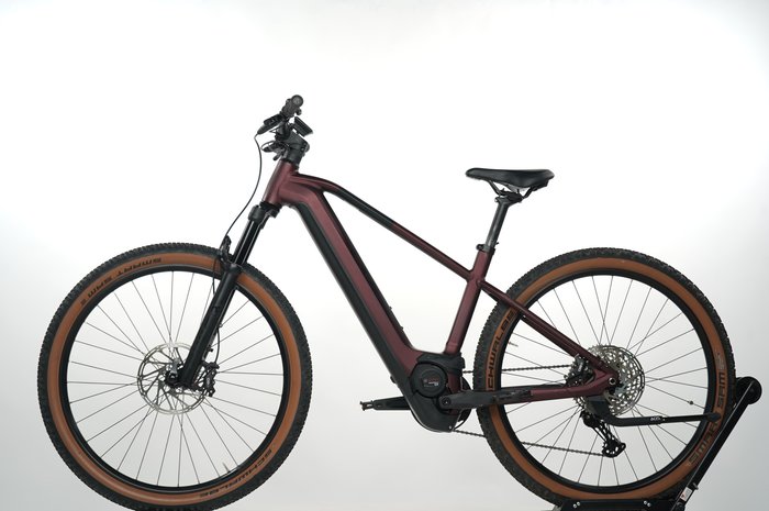 Cube Reaction Hybrid SLX 750