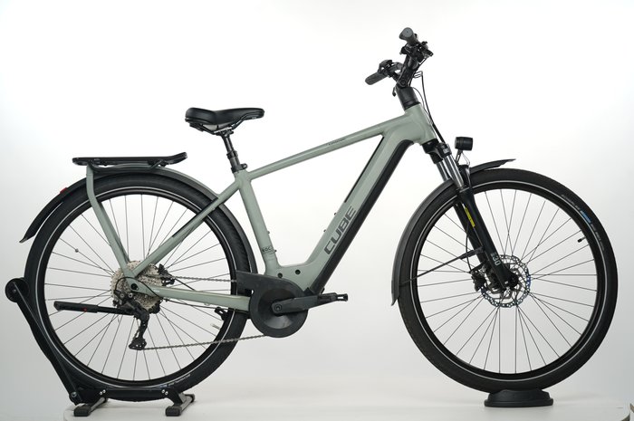 Cube Kathmandu Hybrid ONE 625