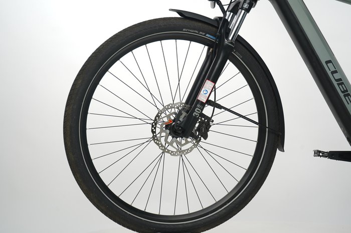 Cube Kathmandu Hybrid ONE 750