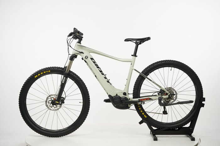 Giant Fathom E+2