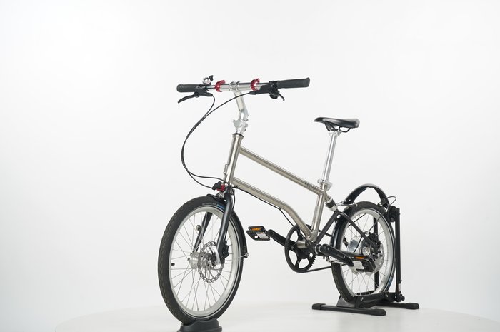 Vello Titan Mountain Drive