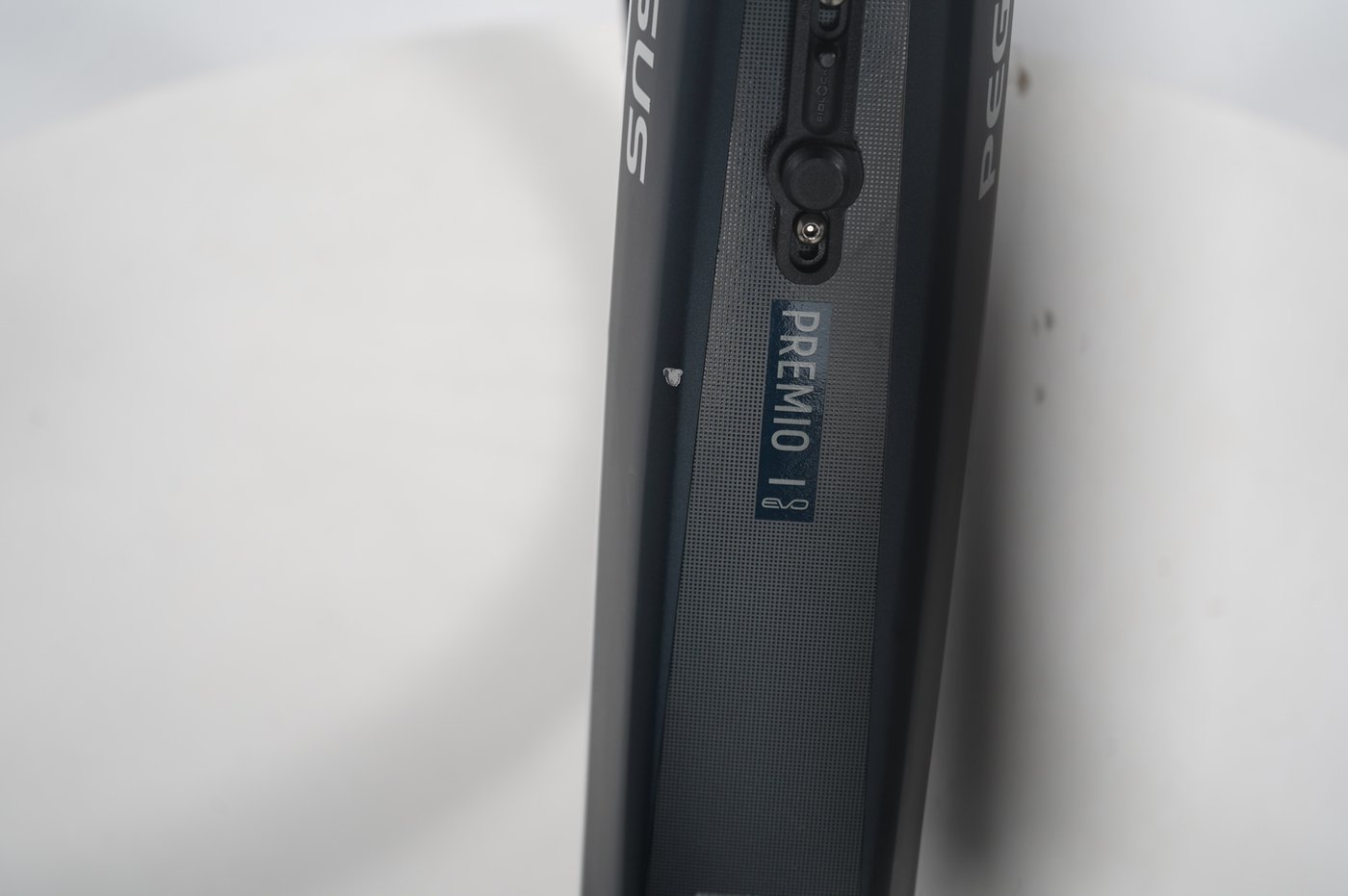 https://images.cdn.europe-west1.gcp.commercetools.com/b8f70299-e4ee-4e48-8388-0bd81b1aed37/img-383SegpY-zoom.jpg